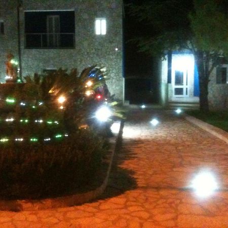 باري Bed And Breakfast Fly المظهر الخارجي الصورة